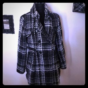 Thick Black and white winter coat 🧥